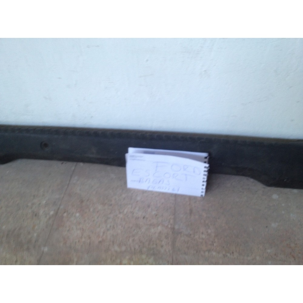 ford escort bagaj palastiği