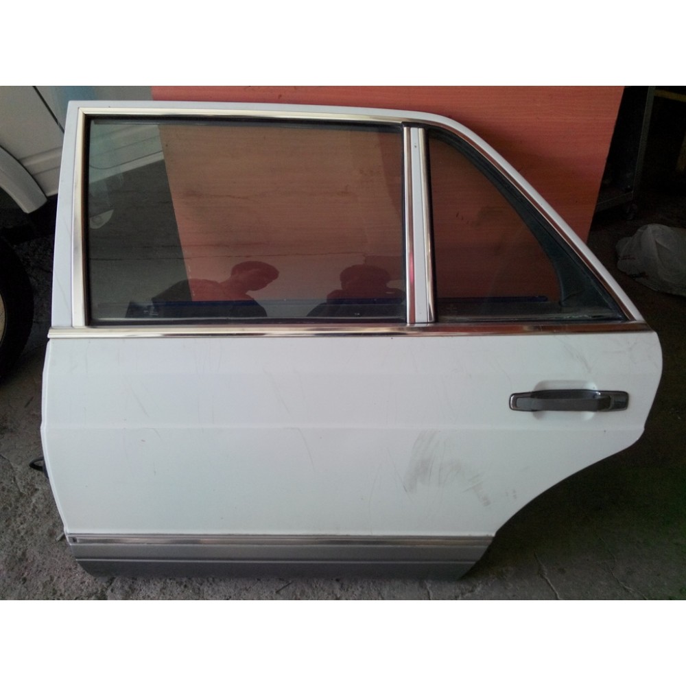 Mercedes Dolu 300 SEL Sol Arka Kapı