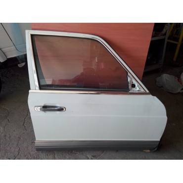 Mercedes Dolu 300 SEL Sağ Ön Kapı