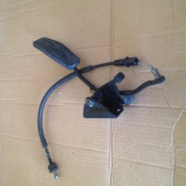 opel omega gaz pedalı