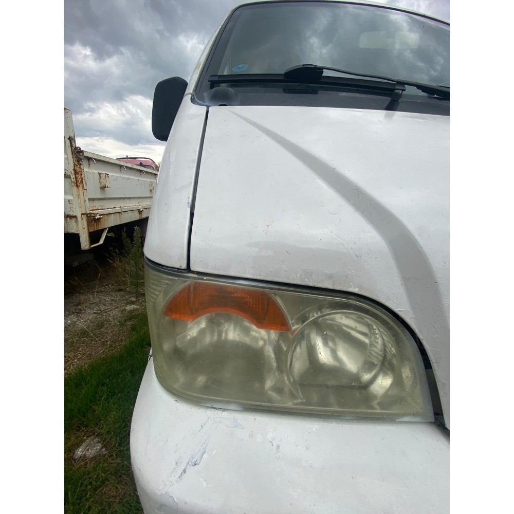 Suzuki Carry ve Super Carry Maruti ile Uyumlu Sağ Ön Far (Duy ve Ampul Tesisatlı)